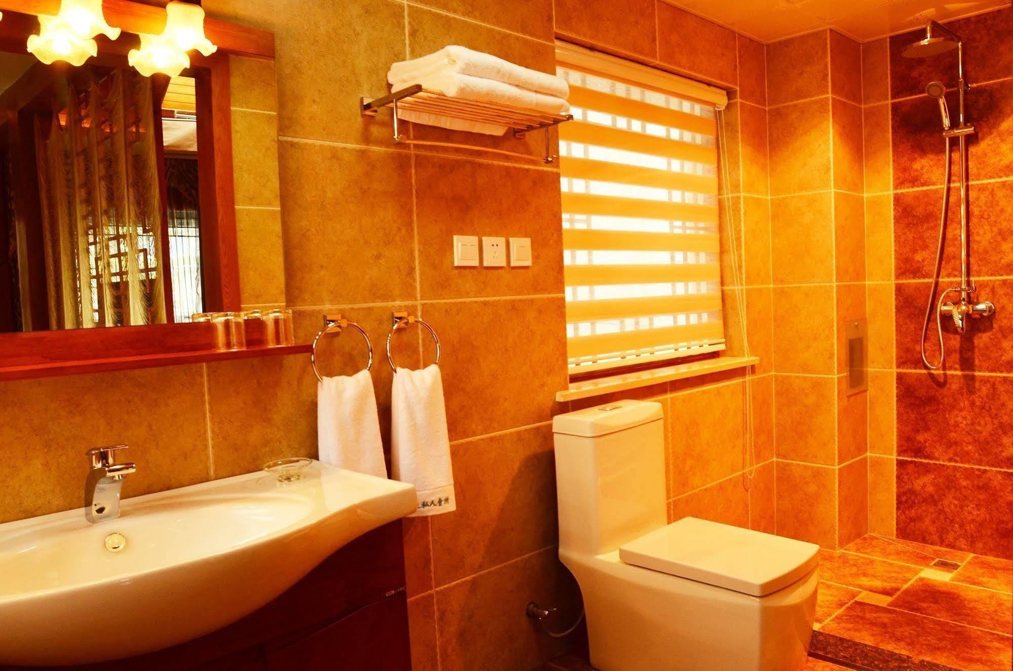 Lijiang Overseas Club Hotell Exteriör bild